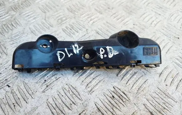 Front bumper mounting bracket
