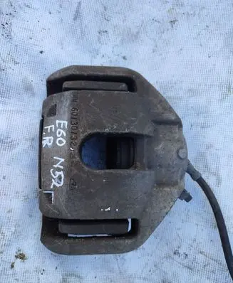 BMW 5 E60 E61 Front brake caliper 6030324