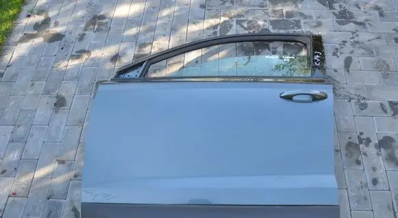 Skoda Karoq Front door