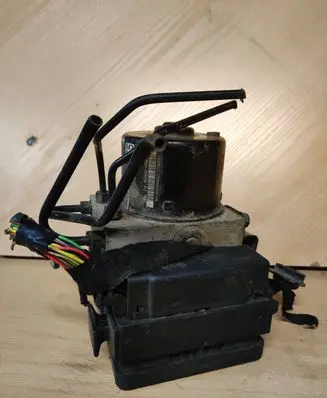 Volkswagen Golf IV ABS Pump 00007884E1 10096003353 1C0907379M