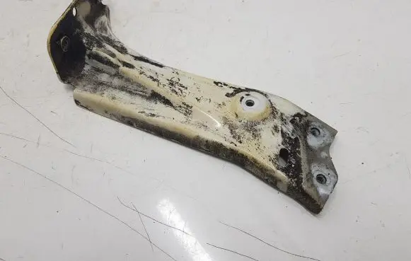 Skoda Octavia Mk3 (5E) Fender mounting bracket 5E0821142