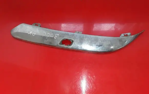 Chrysler 300 - 300C Front bumper splitter molding 04805939AA
