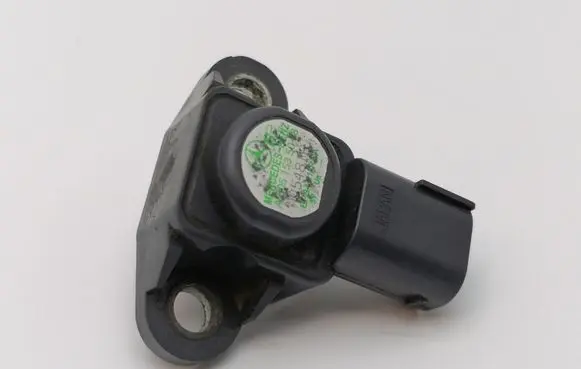 Mercedes-Benz E W211 Air pressure sensor A0051535028