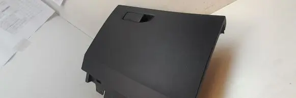 Peugeot 5008 II Glove box