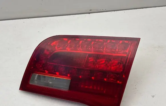 Tailgate rear/tail lights