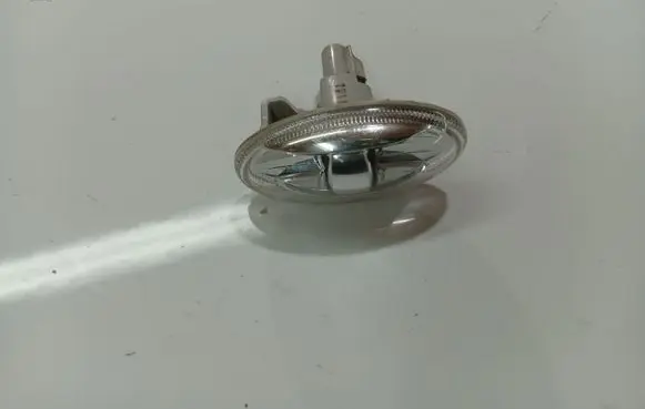 Peugeot 4007 Front fender indicator light