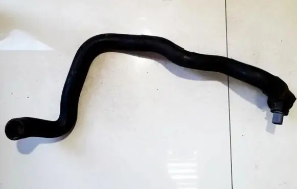Volkswagen PASSAT B6 Engine coolant pipe/hose 1k0122291