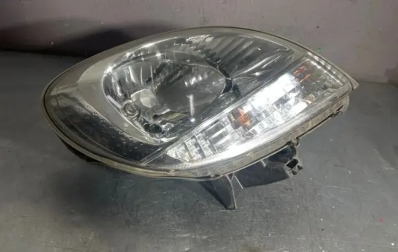 Renault Kangoo I Headlight/headlamp 89902189 8200689033 89902357