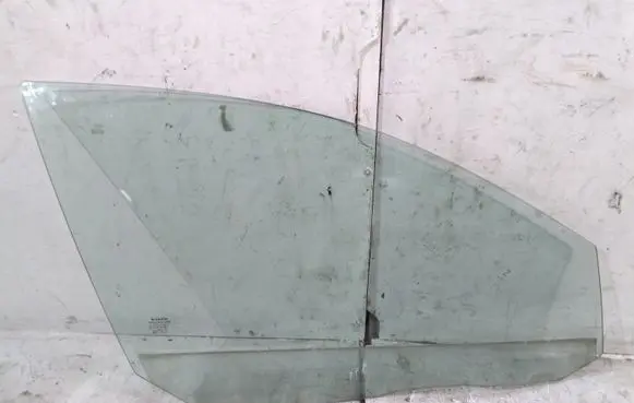 Volvo V70 Front door window glass four-door