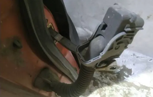 Nissan Murano Z50 Front door check strap stopper 