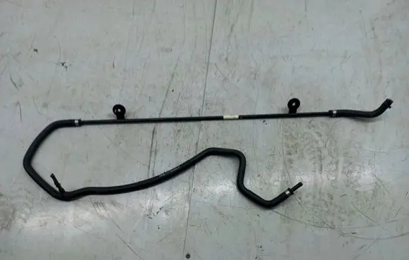 Volkswagen Touareg II Engine coolant pipe/hose 7P6122447R