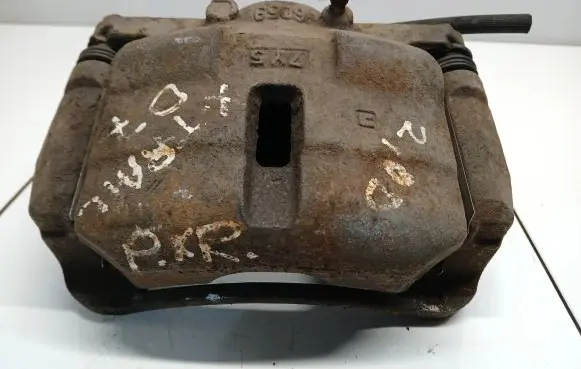 Nissan X-Trail T31 Front brake caliper