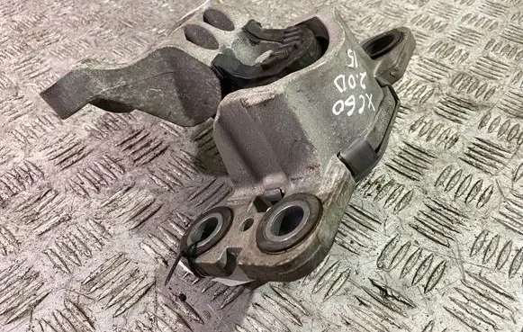 Volvo XC60 Engine mount bracket 31401307