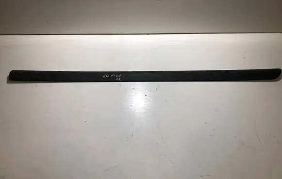Volvo V50 Front door trim (molding) 08620165 39987037