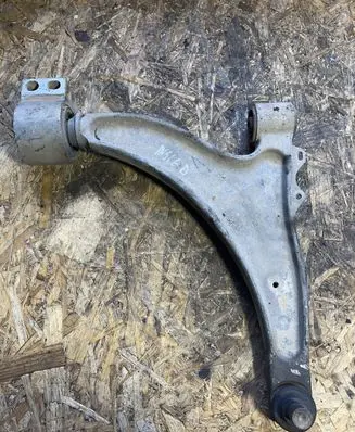 Opel Insignia A Front lower control arm/wishbone 13318885