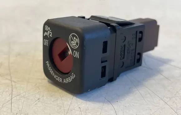 Opel Vivaro Passenger airbag on/off switch 9641391277