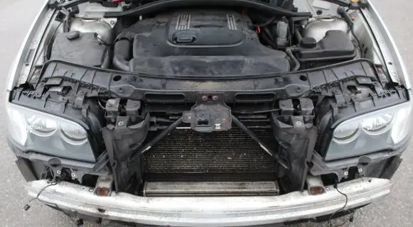 BMW X3 E83 Front bodywork piece 