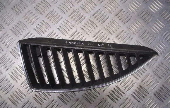 Subaru Legacy Front bumper lower grill