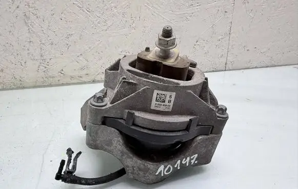 BMW 1 F20 F21 Engine mount bracket 6859408