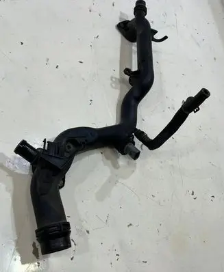 Volkswagen Touareg III Engine coolant pipe/hose