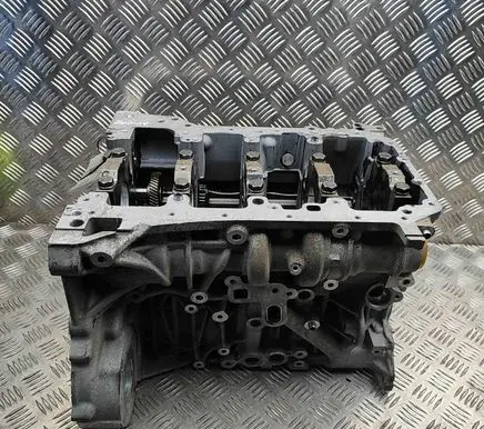 BMW 1 E81 E87 Engine block 7811138