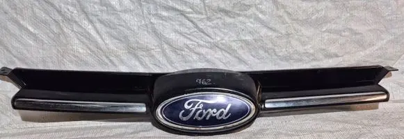 Ford Focus Front bumper upper radiator grill