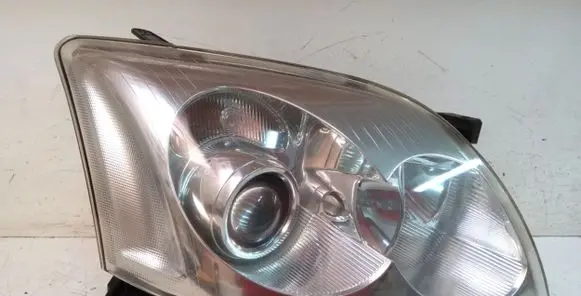 Toyota Avensis T250 Headlight/headlamp 0544