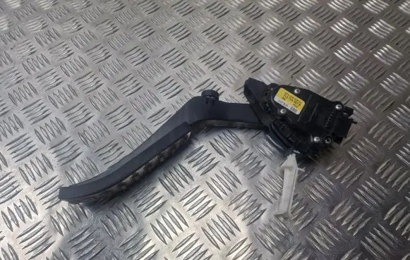 Porsche Cayenne (9PA) Accelerator throttle pedal 7L0723507B