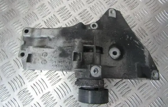 Skoda Octavia Mk2 (1Z) Engine mounting bracket 036260885