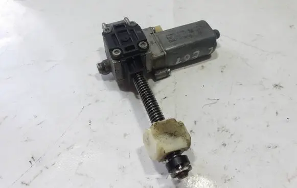 BMW 5 E60 E61 Seat adjustment motor 8316628