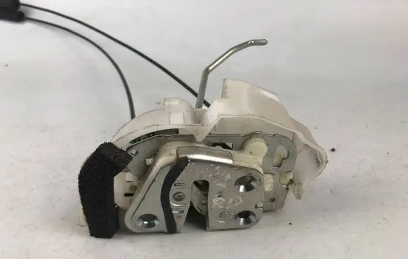 Subaru Outback Front door lock