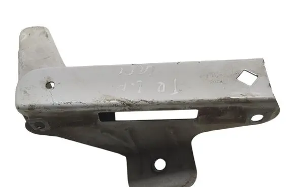 Opel Vivaro Fender mounting bracket