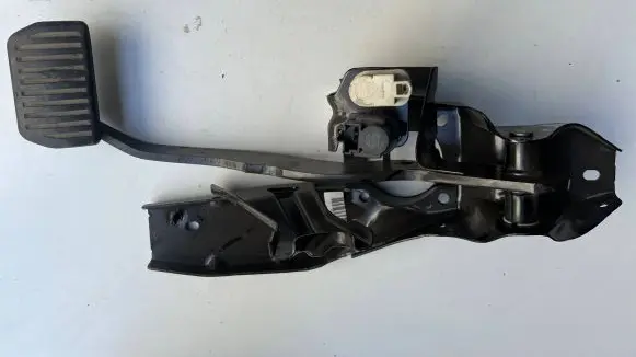 Volvo XC70 Brake pedal 31317316