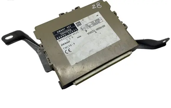 Toyota Avensis T270 Keyless (KESSY) go control unit/module 8999005033 MB2325006633