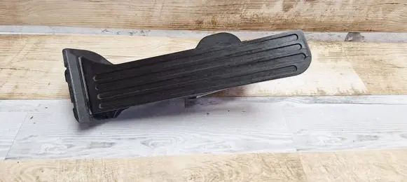 Volkswagen Jetta V Accelerator throttle pedal 1K1723503L
