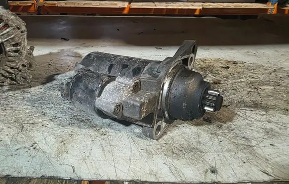 Volkswagen Touran I Starter motor