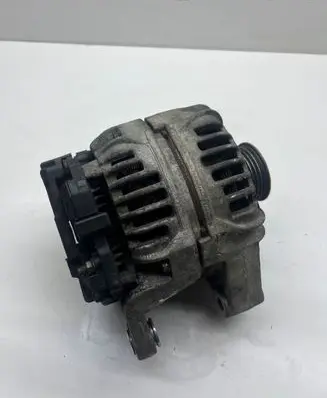 Opel Zafira A Generator/alternator 90561168