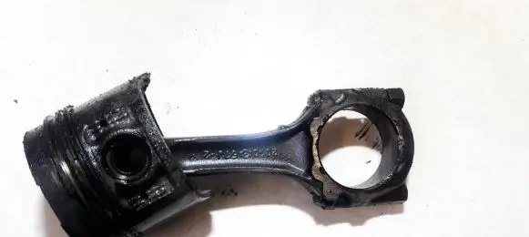 Nissan Primera Piston with connecting rod 20057j2