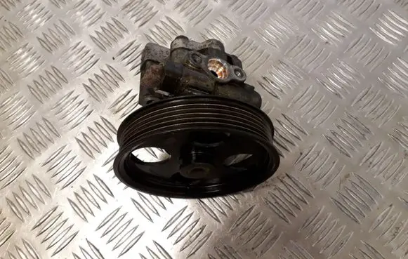 Opel Insignia A Power steering pump 13309336