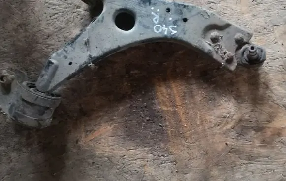 Volvo S40 Front lower control arm/wishbone