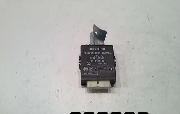 Toyota Avensis T220 Engine control unit/module 89741-05010