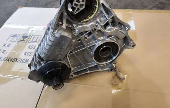 BMW 5 G30 G31 G38 Gearbox transfer box case 9469019