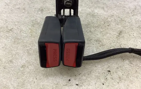 KIA Ceed Rear seatbelt buckle