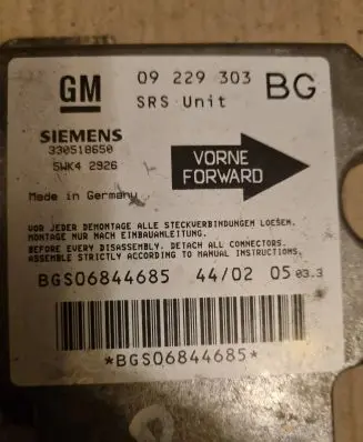 Opel Zafira A Airbag control unit/module 09229303 330518650 BGS06844685