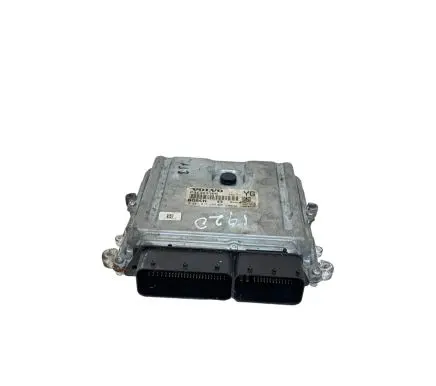 Volvo C30 Engine control unit/module P31303388