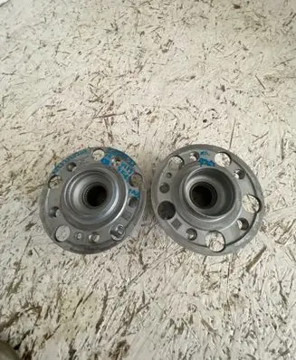 Mercedes-Benz S W223 Front wheel hub A2233340300