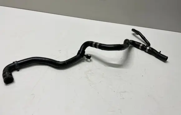 Volkswagen PASSAT B8 Engine coolant pipe/hose 5Q0121053D