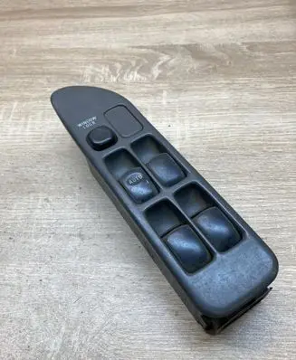 Mitsubishi Lancer Electric window control switch MB960378