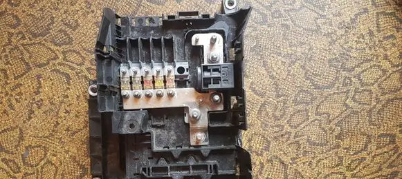 Audi Q7 4L Fuse module 7L0937548C