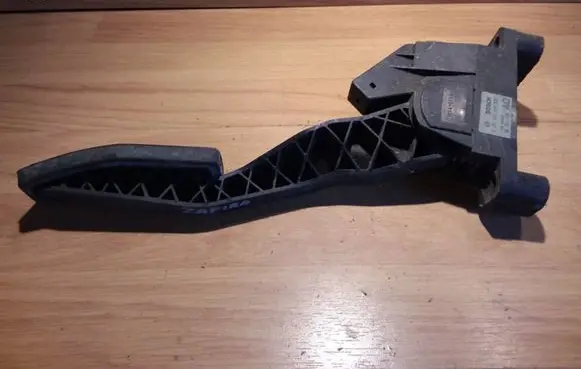 Opel Zafira A Accelerator throttle pedal 0281002298